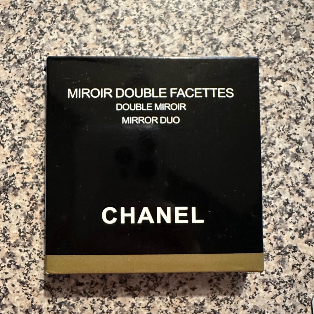 CHANEL Miroir Double Facettes in Black and Gold
